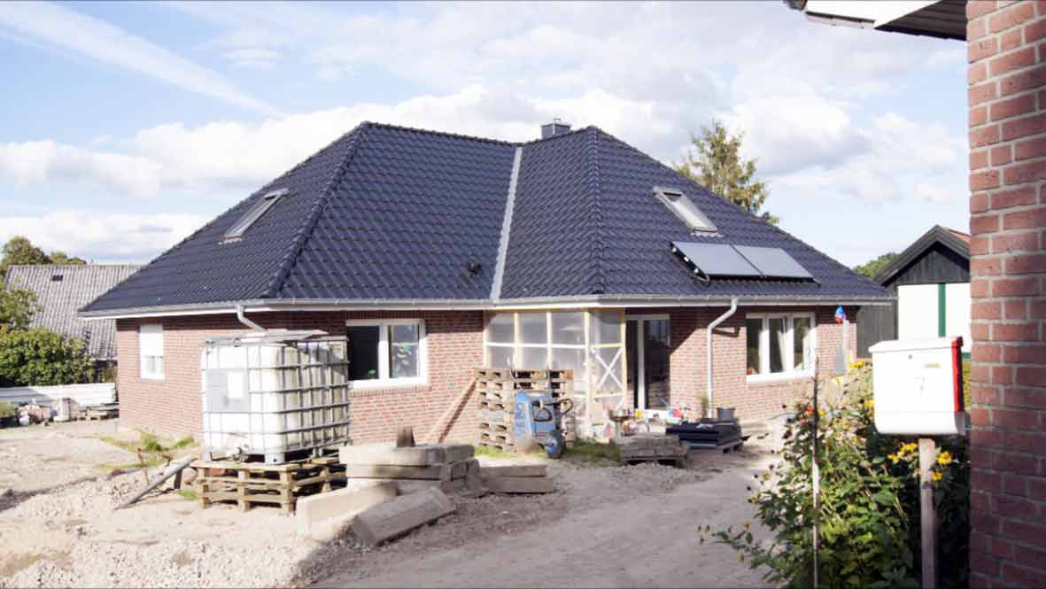Neubau eines Dachstuhls mit Winkelwaldach in Ottensen